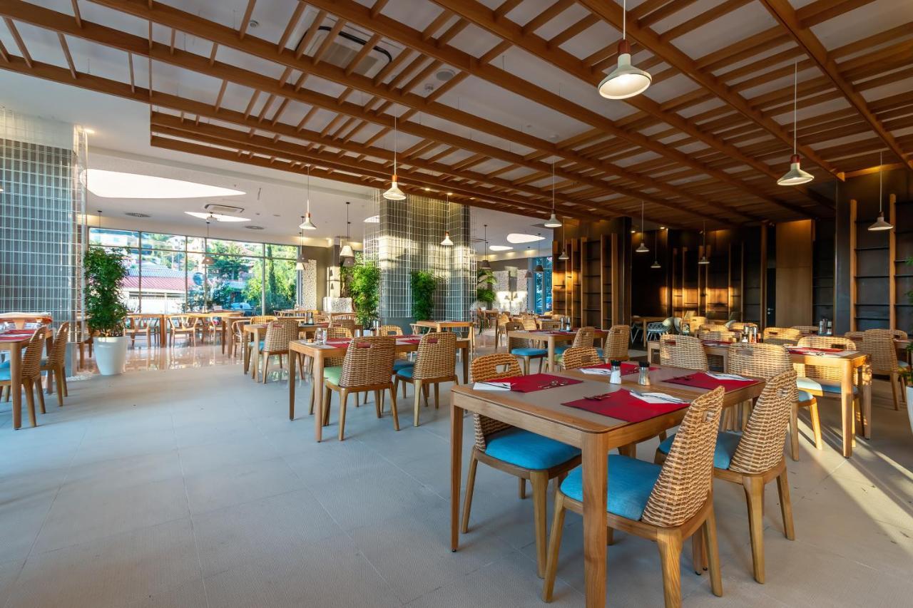 הרצג-נובי Carine Hotel Kumbor Superior מראה חיצוני תמונה